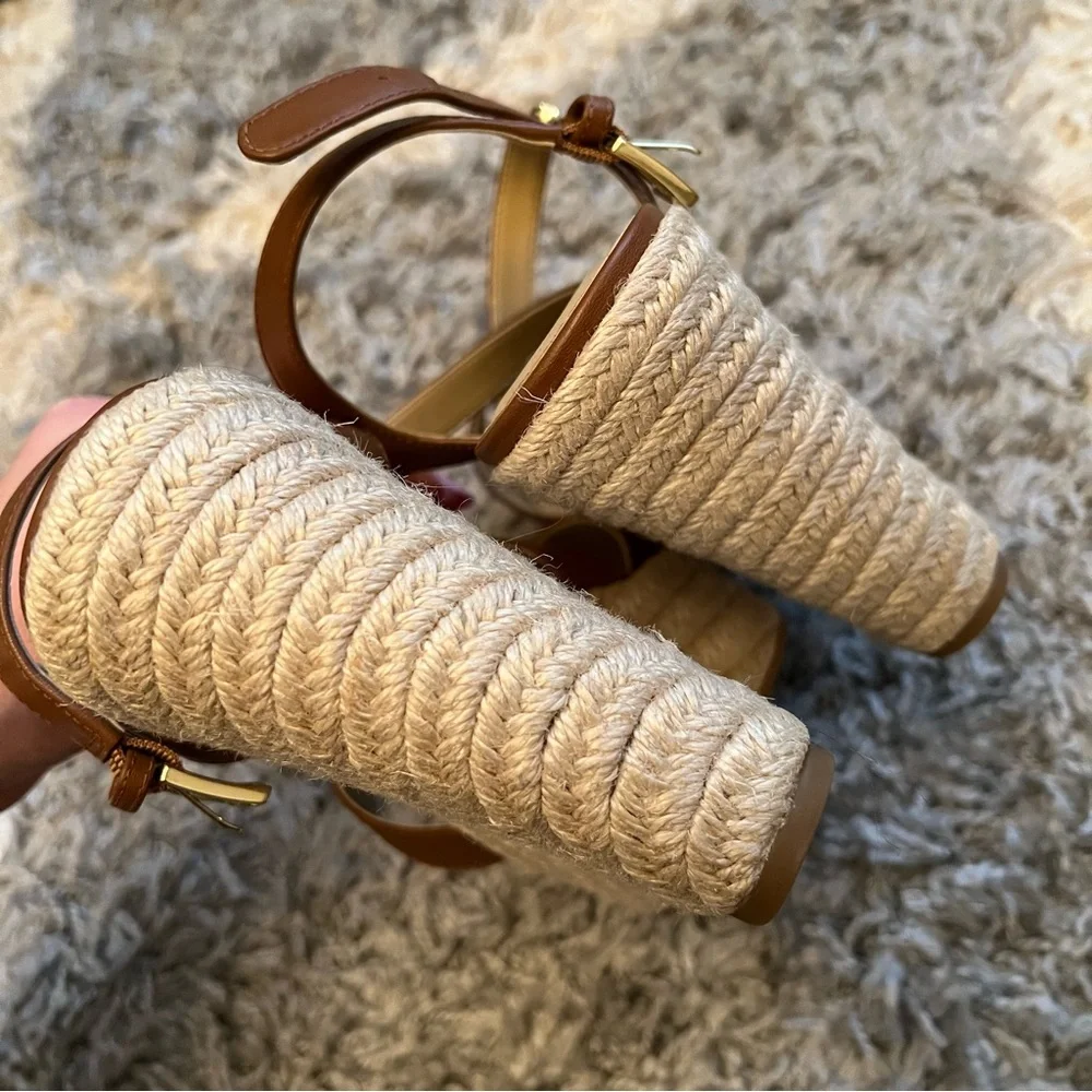 Michael Kors Platform - Picture 4 of 11